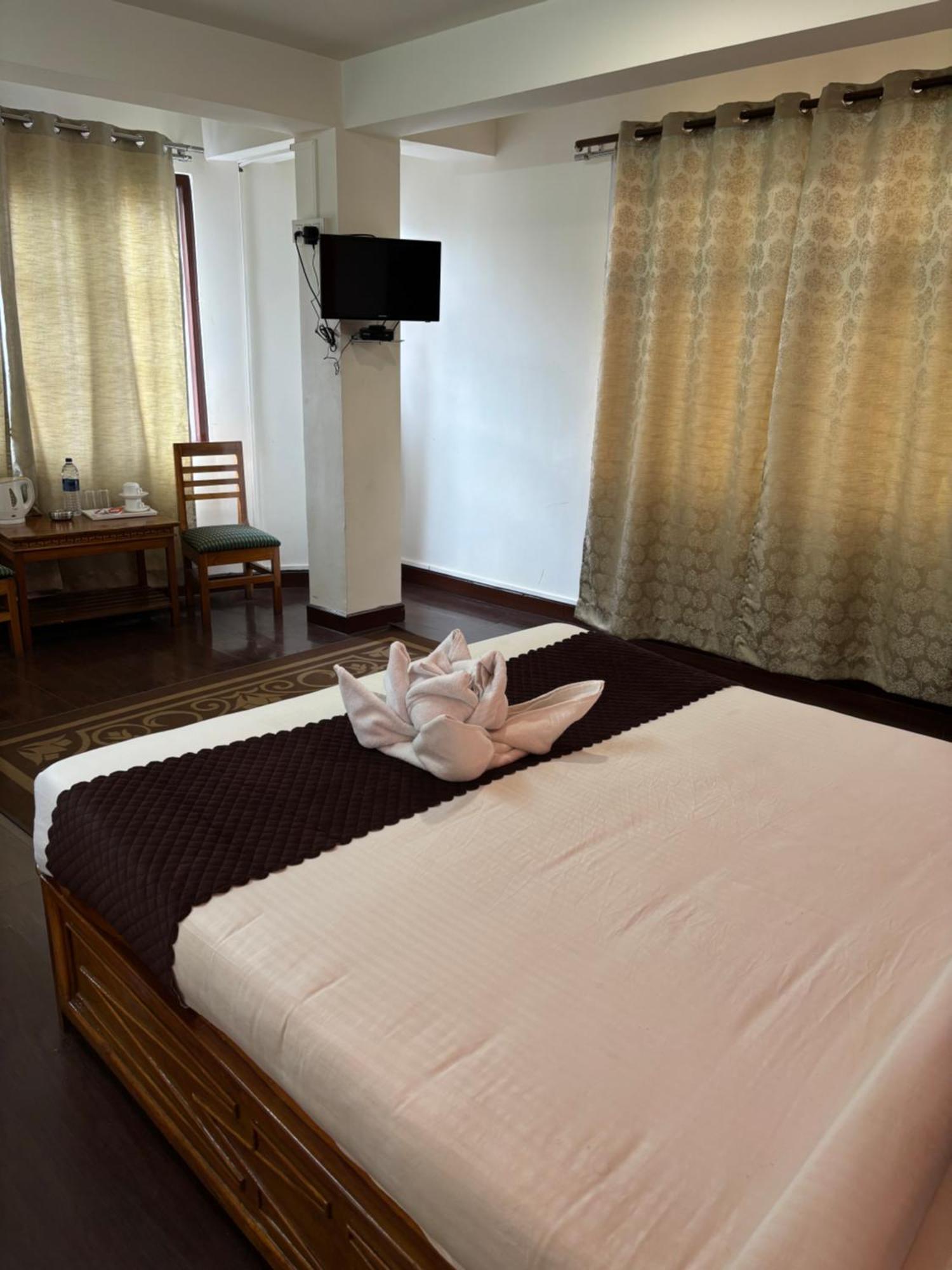 Hotel Kasturi Palace & Restaurant Darjeeling Darjeeling  Ngoại thất bức ảnh