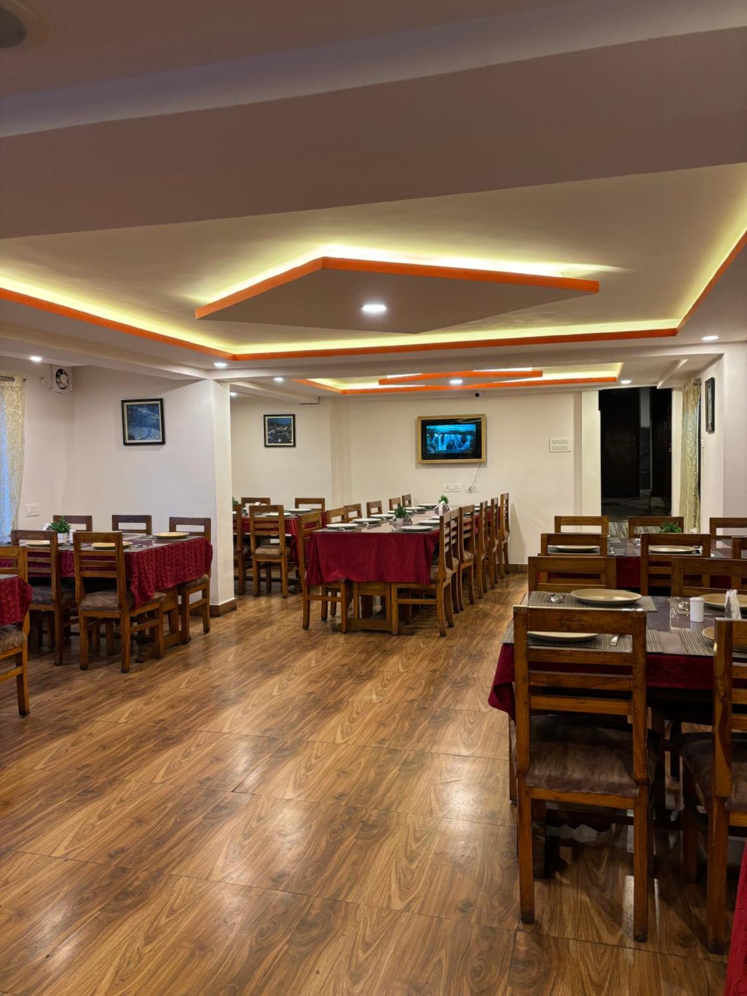 Hotel Kasturi Palace & Restaurant Darjeeling Darjeeling  Ngoại thất bức ảnh